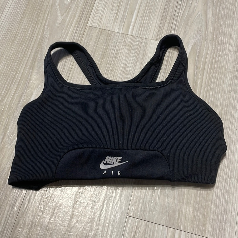 Nike Air sports bra | size small | black | only worn once
